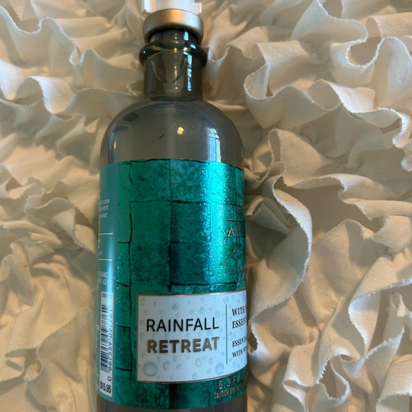 BATH & BODY WORKS • Aroma Rainfall Retreat • Essential Oil Mist • 5.3 oz - Picture 4 of 6